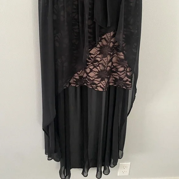 Dress - Picture 2 of 7